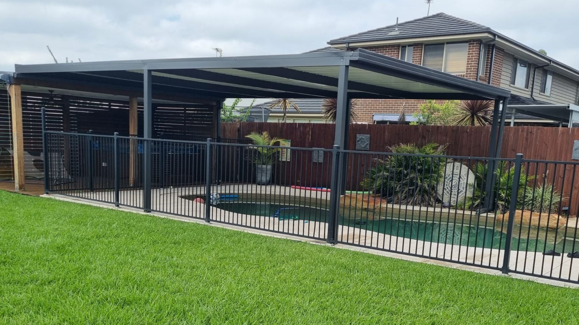Green yard pergola 169